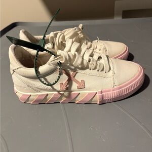 Women’s Off White sneakers size 37